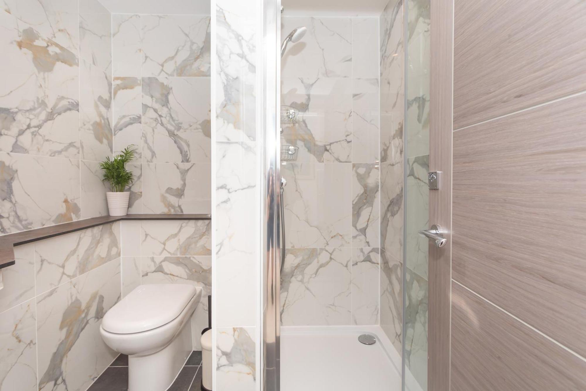 The Blue Door Apartment Bath Room photo